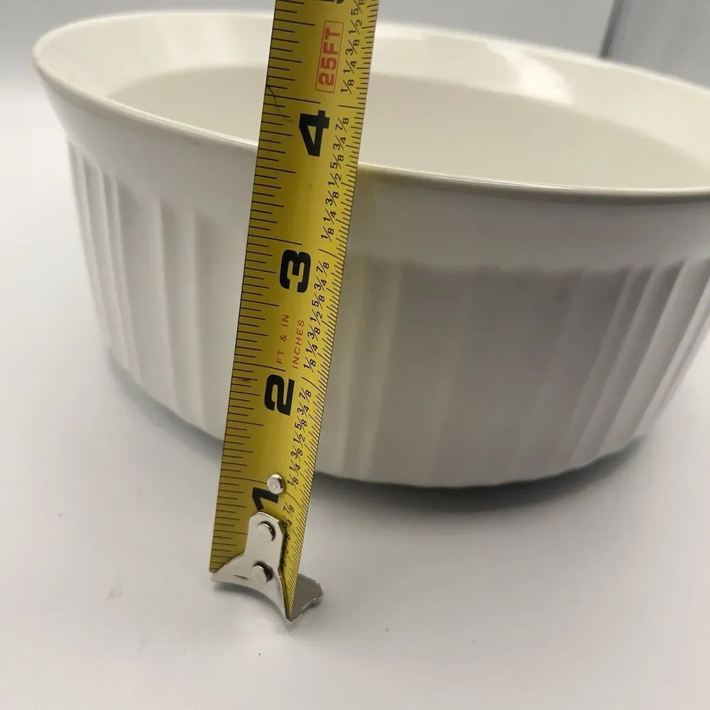 Corning Ware French White 2. 5 Quart Stoneware Round Casserole Baking Dish USA